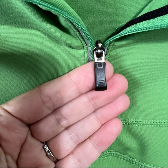 REI green athletic women’s popover green size small - Picture 3 of 8